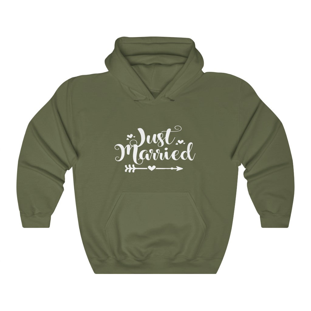 Just Married - Unisex Heavy Blend™ Hooded Sweatshirt