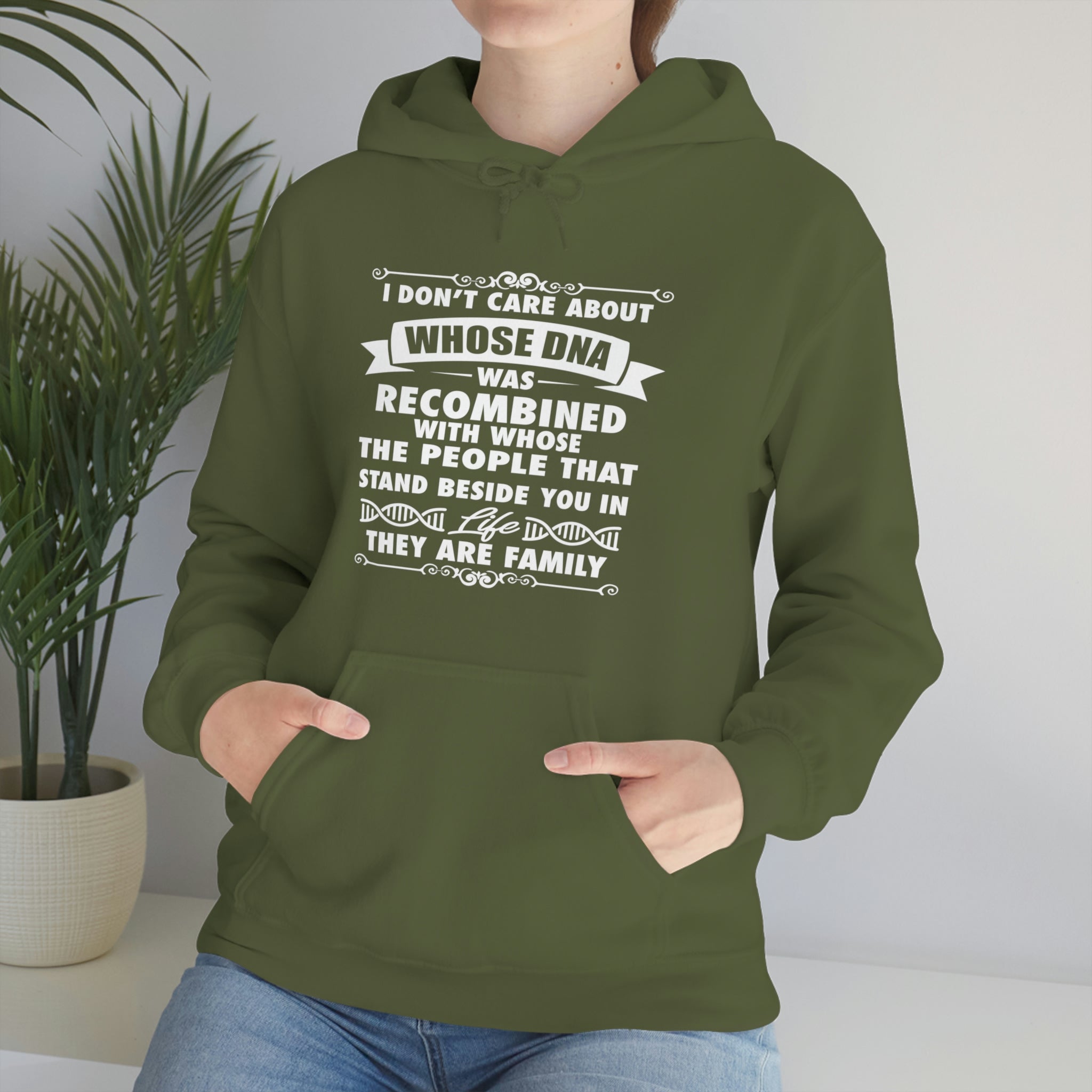 People That Stand Beside You Are Family - Unisex Heavy Blend™ Hooded Sweatshirt