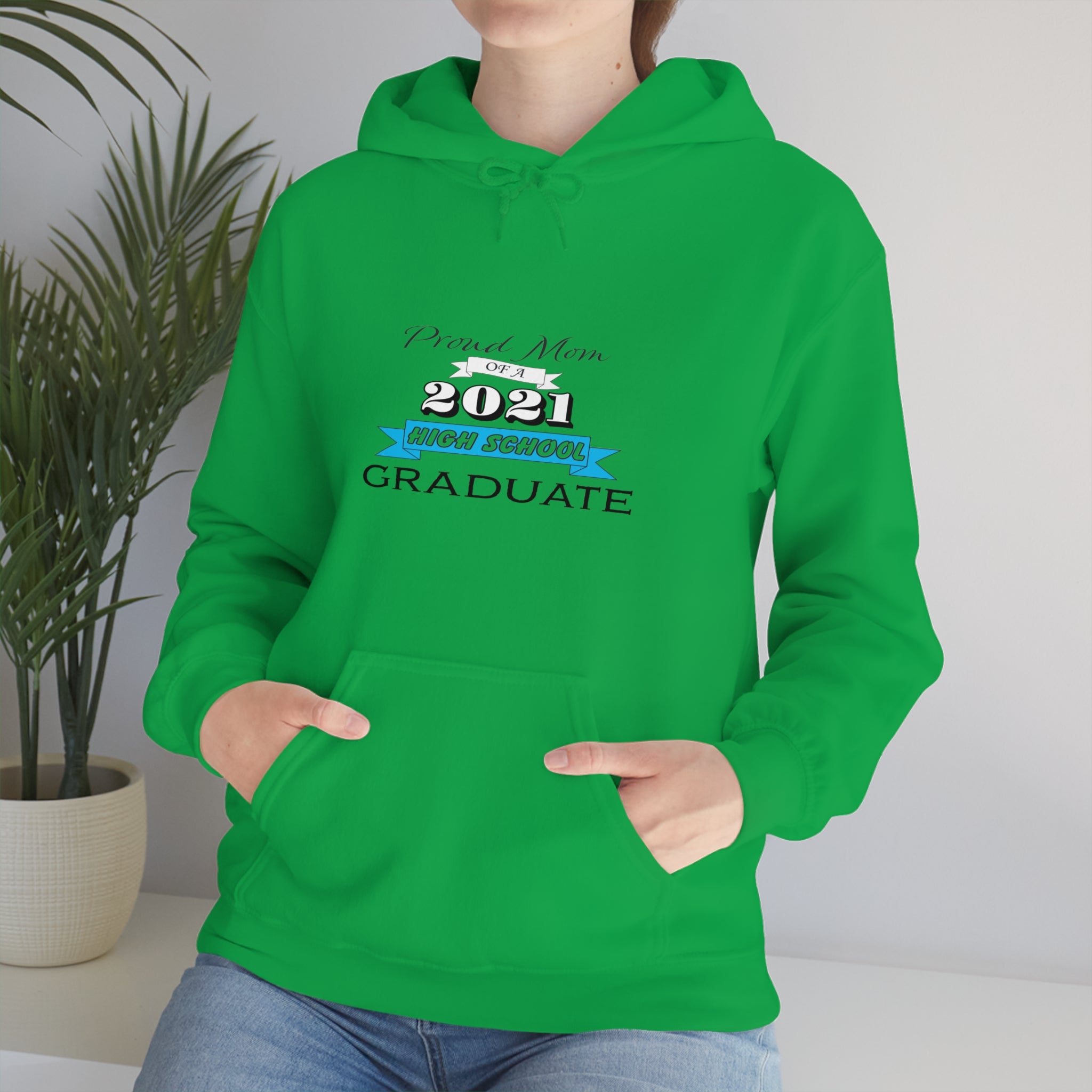 Proud Mom of a High School Graduate! Class Year Customizable - Unisex Heavy Blend™ Hooded Sweatshirt