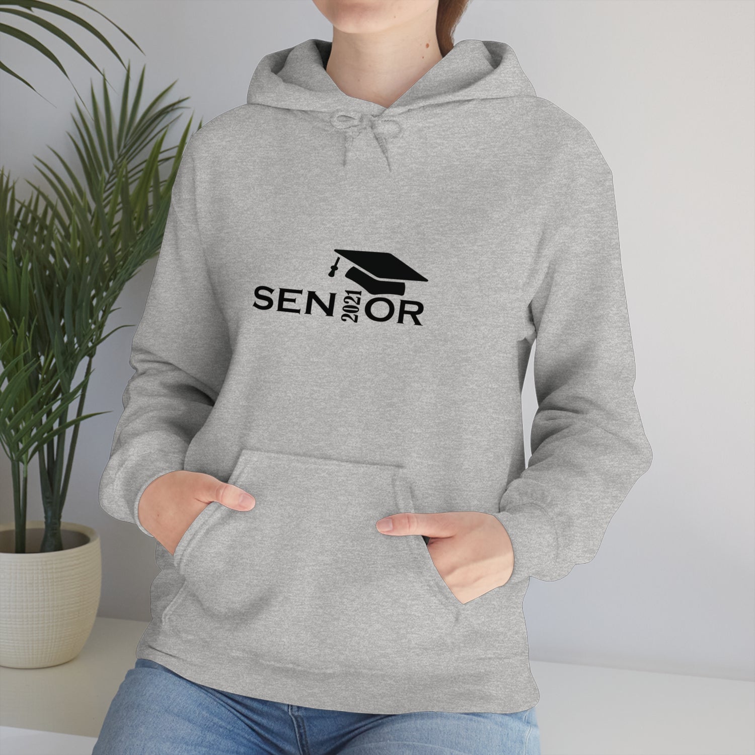 Senior Cap With Class Year Customizable - Unisex Heavy Blend™ Hooded Sweatshirt